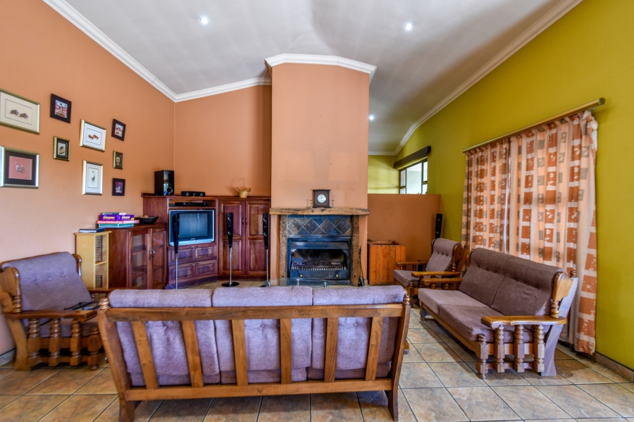 5 Bedroom Property for Sale in Cornwall Hill Gauteng