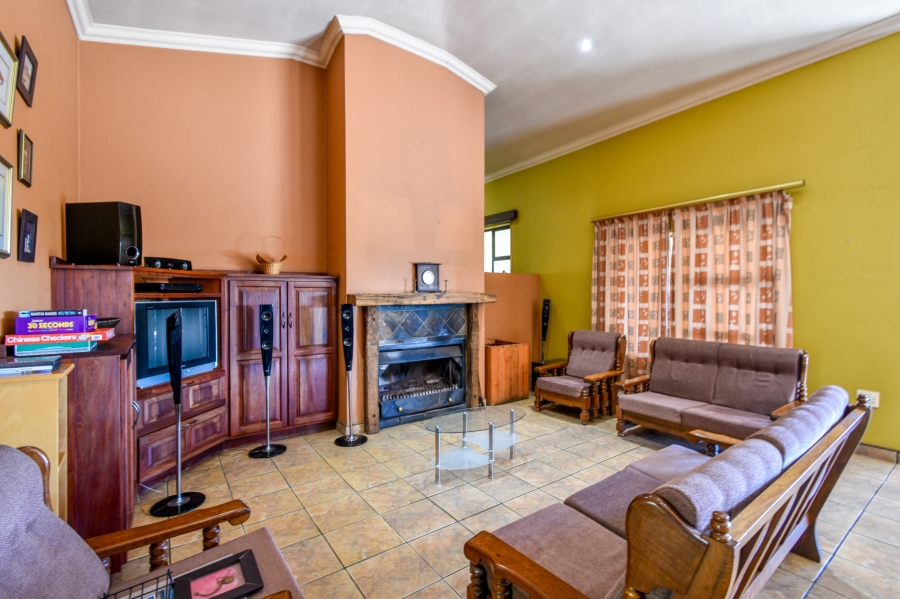 5 Bedroom Property for Sale in Cornwall Hill Gauteng