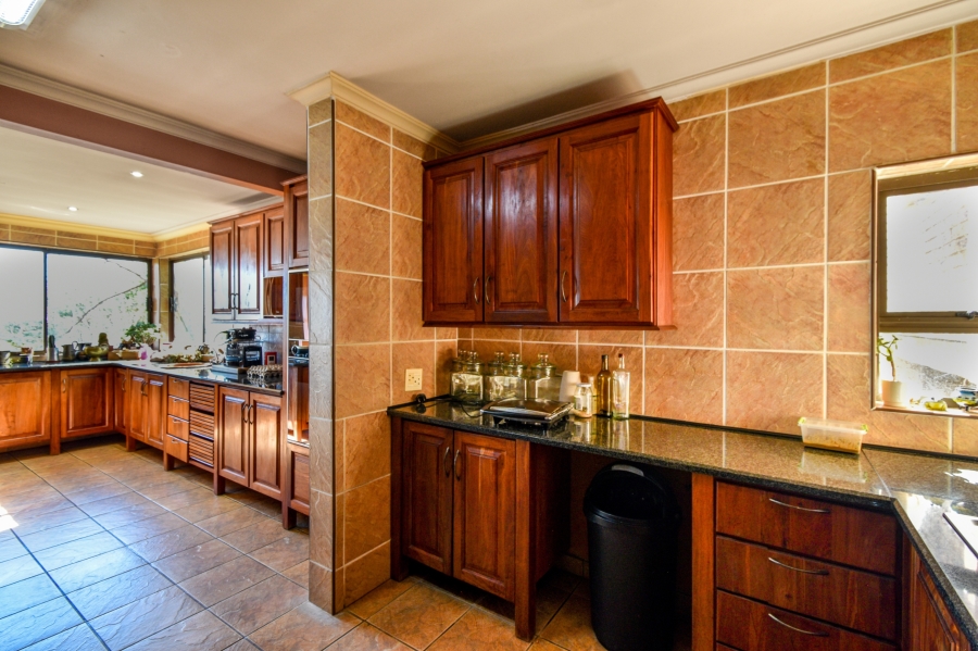 5 Bedroom Property for Sale in Cornwall Hill Gauteng