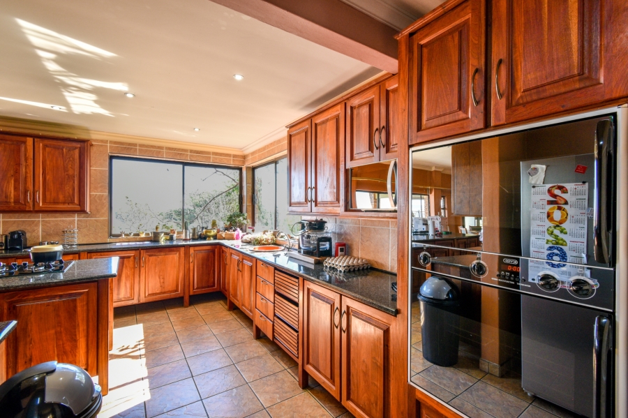 5 Bedroom Property for Sale in Cornwall Hill Gauteng