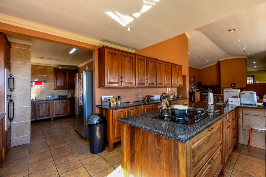 5 Bedroom Property for Sale in Cornwall Hill Gauteng