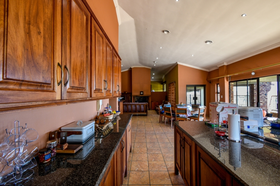 5 Bedroom Property for Sale in Cornwall Hill Gauteng