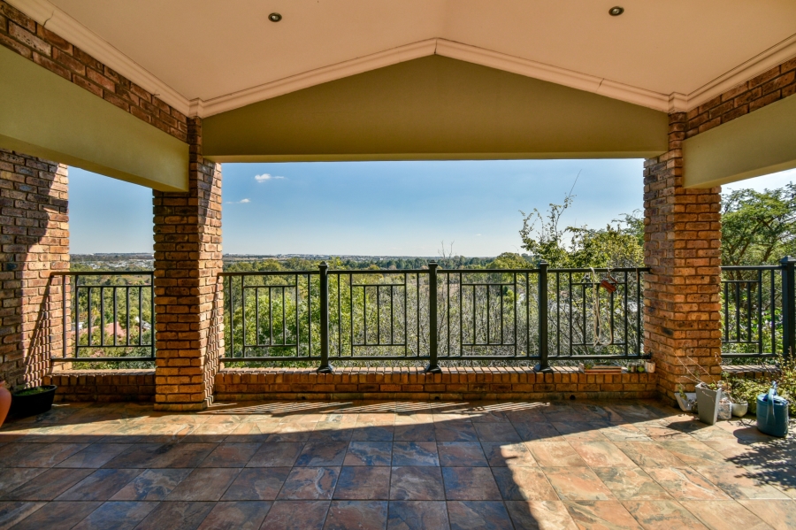5 Bedroom Property for Sale in Cornwall Hill Gauteng