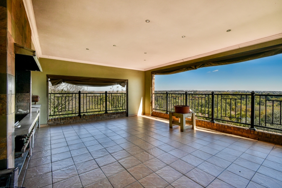 5 Bedroom Property for Sale in Cornwall Hill Gauteng