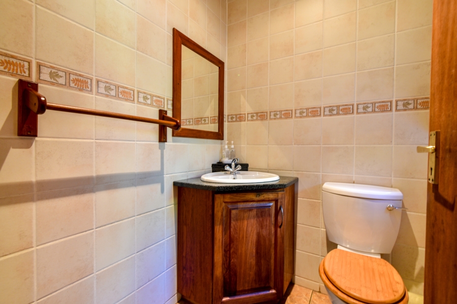 5 Bedroom Property for Sale in Cornwall Hill Gauteng