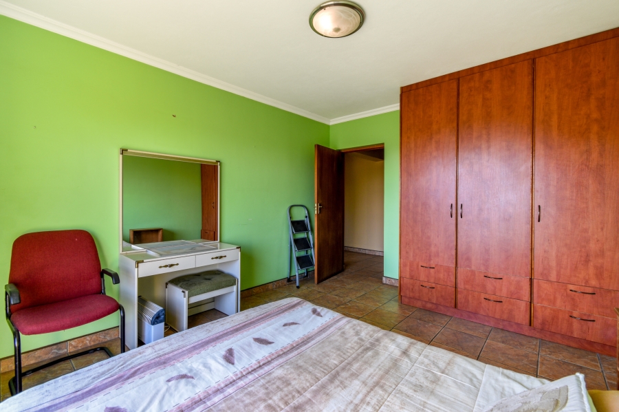 5 Bedroom Property for Sale in Cornwall Hill Gauteng