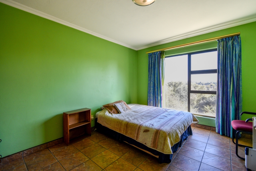5 Bedroom Property for Sale in Cornwall Hill Gauteng
