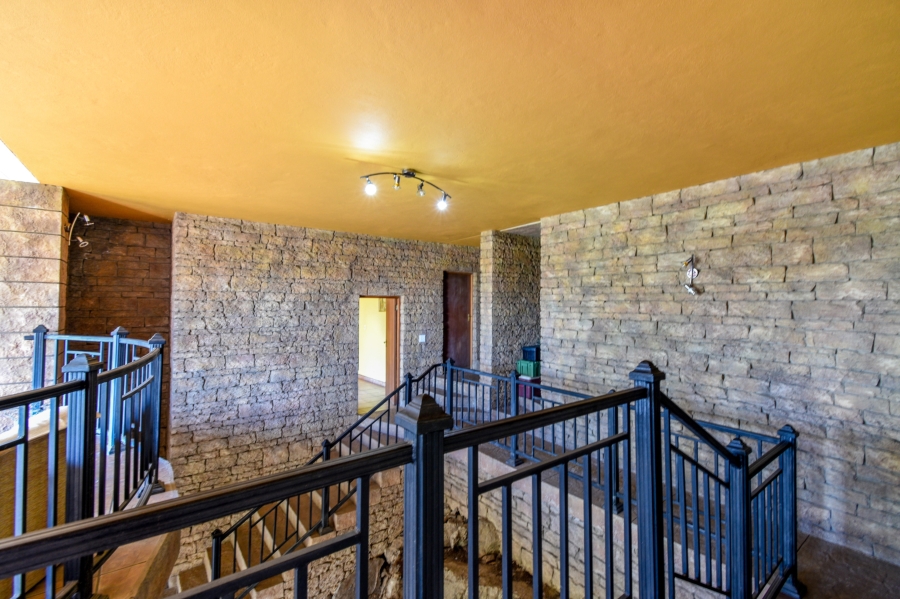 5 Bedroom Property for Sale in Cornwall Hill Gauteng