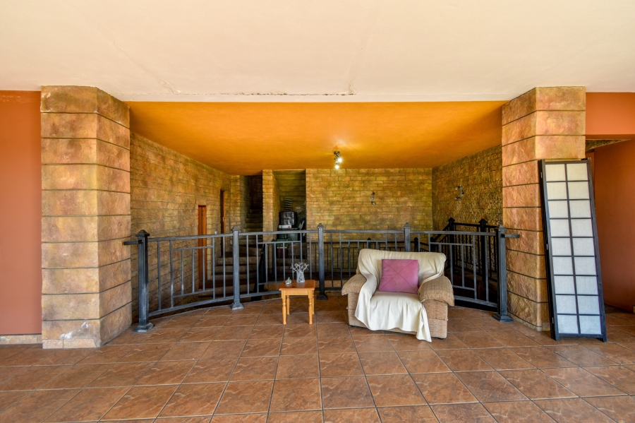 5 Bedroom Property for Sale in Cornwall Hill Gauteng