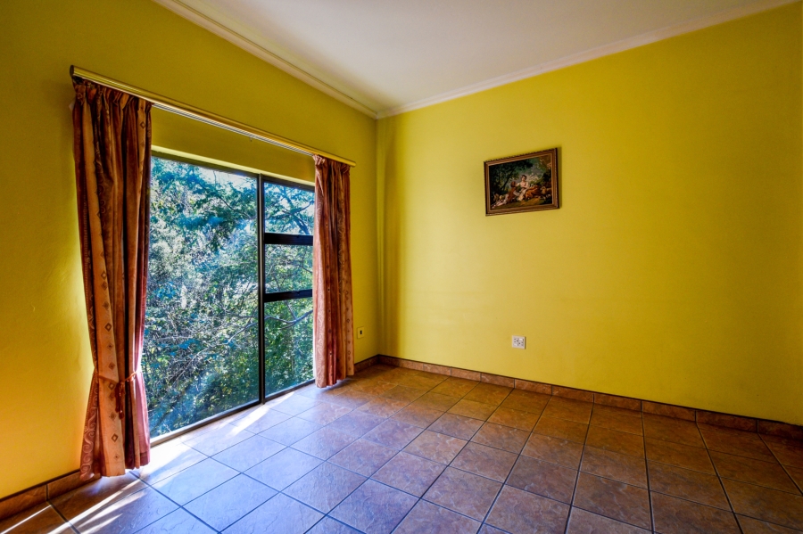 5 Bedroom Property for Sale in Cornwall Hill Gauteng