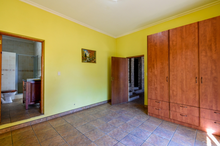5 Bedroom Property for Sale in Cornwall Hill Gauteng