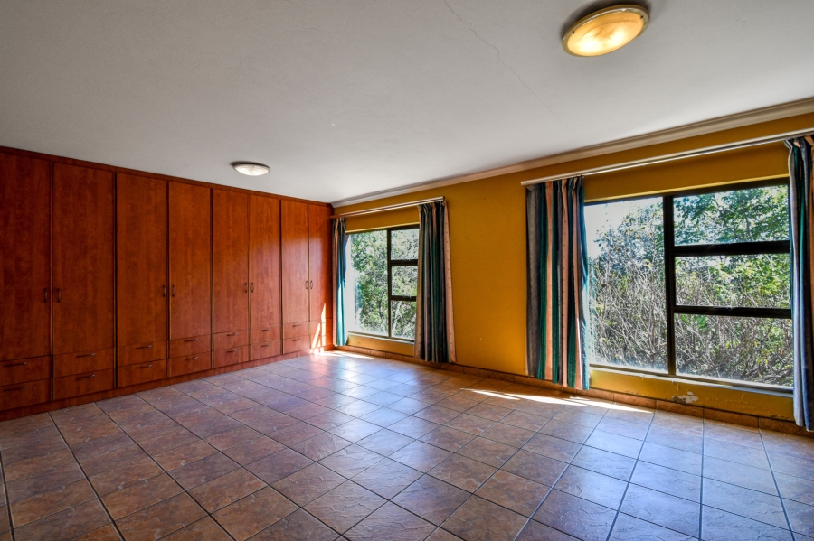 5 Bedroom Property for Sale in Cornwall Hill Gauteng