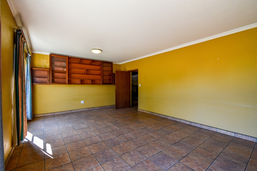 5 Bedroom Property for Sale in Cornwall Hill Gauteng