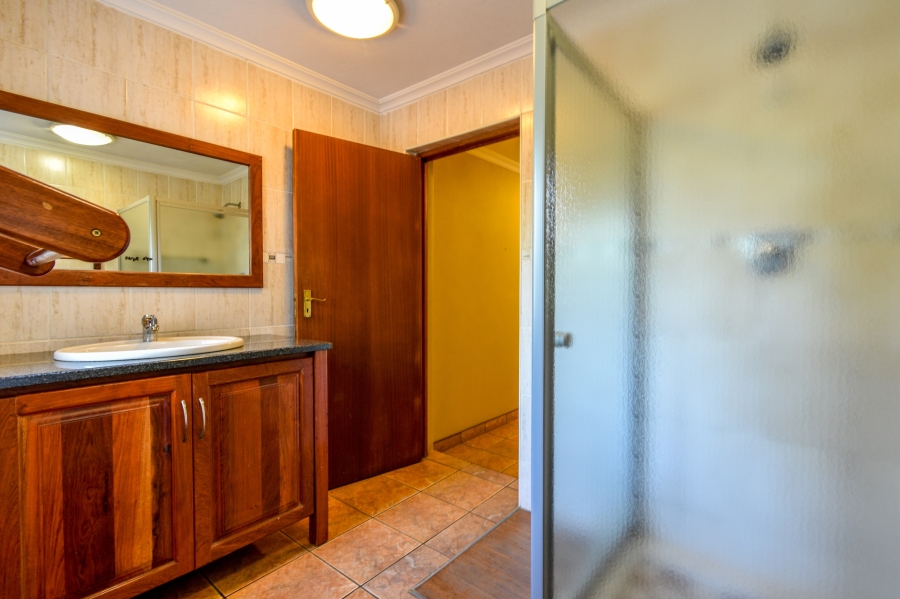 5 Bedroom Property for Sale in Cornwall Hill Gauteng