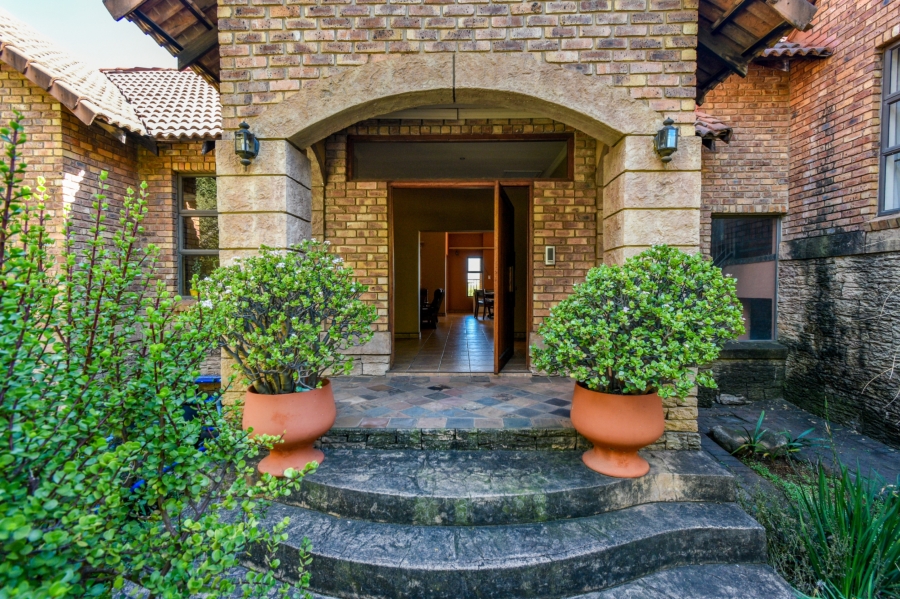 5 Bedroom Property for Sale in Cornwall Hill Gauteng