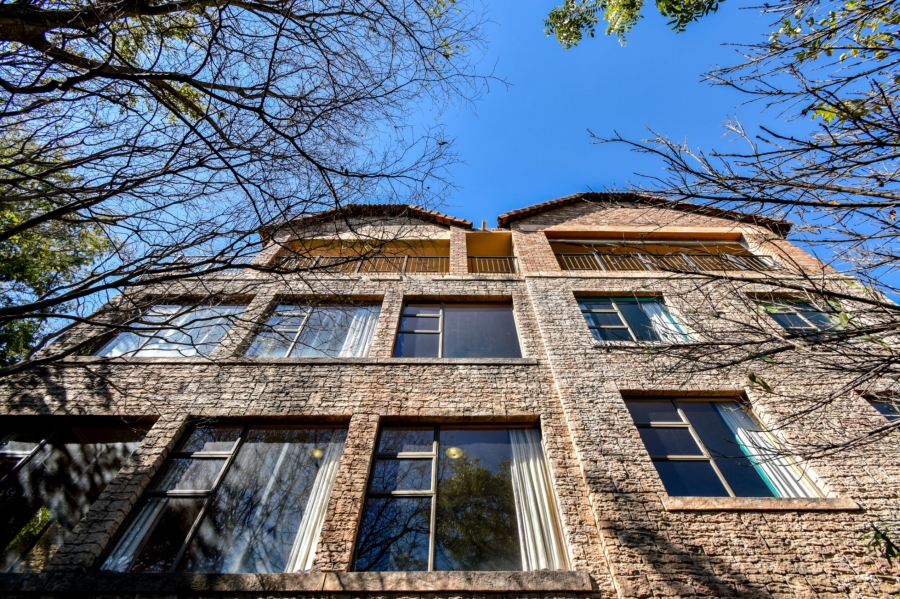 5 Bedroom Property for Sale in Cornwall Hill Gauteng