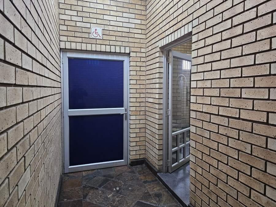 To Let Commercial Property for Rent in Laudium Gauteng