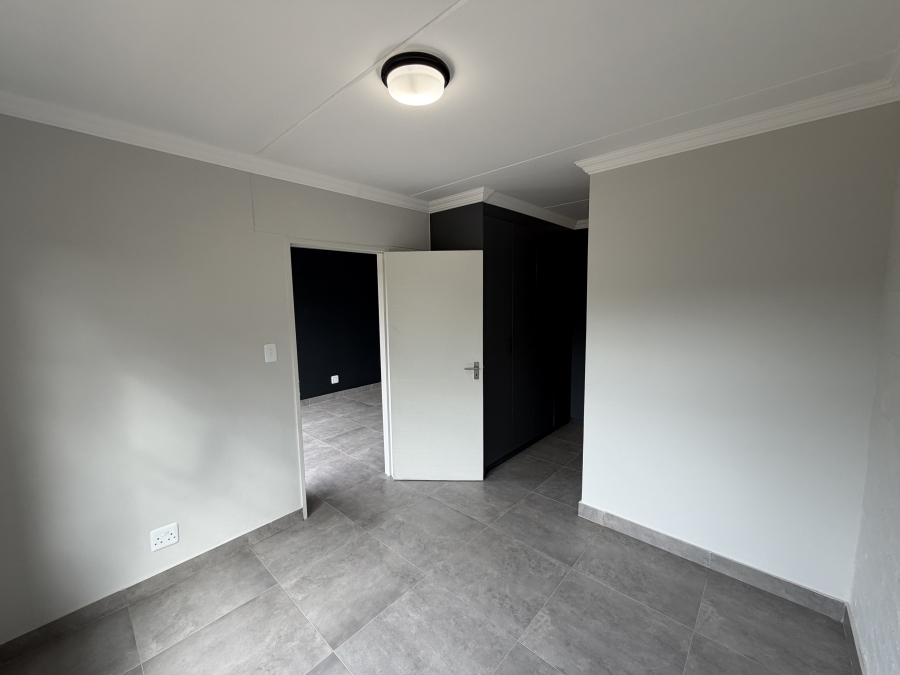 To Let 2 Bedroom Property for Rent in Moregloed Gauteng