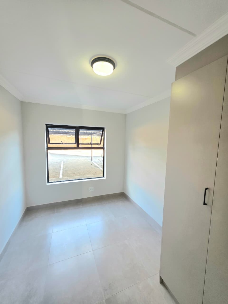 To Let 2 Bedroom Property for Rent in Moregloed Gauteng