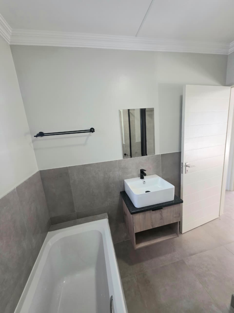 To Let 2 Bedroom Property for Rent in Moregloed Gauteng