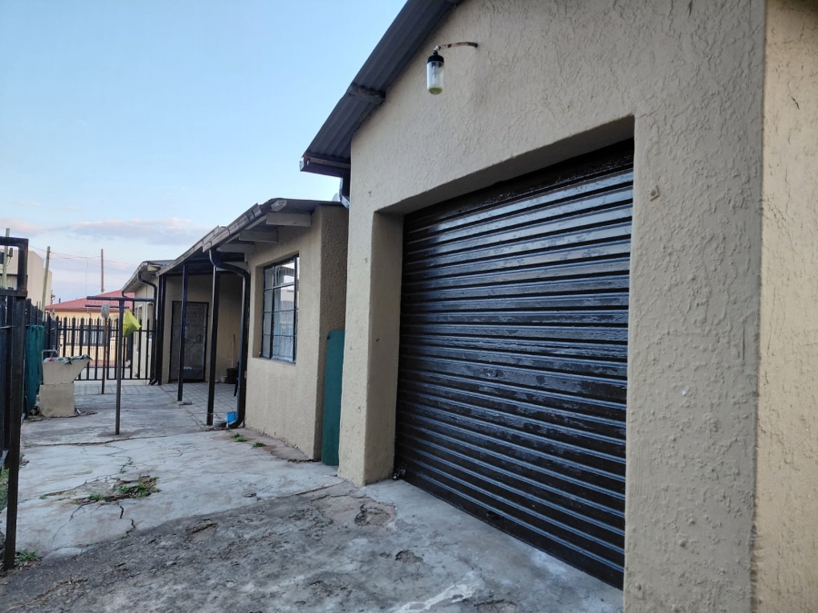 5 Bedroom Property for Sale in Actonville Gauteng