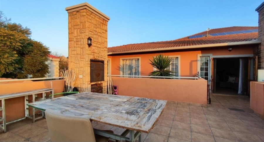 3 Bedroom Property for Sale in Glen Marais Gauteng