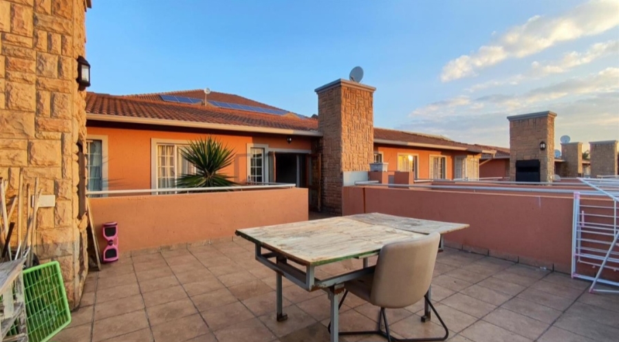3 Bedroom Property for Sale in Glen Marais Gauteng