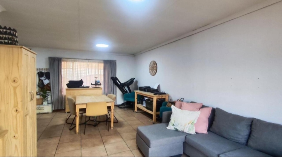 3 Bedroom Property for Sale in Glen Marais Gauteng