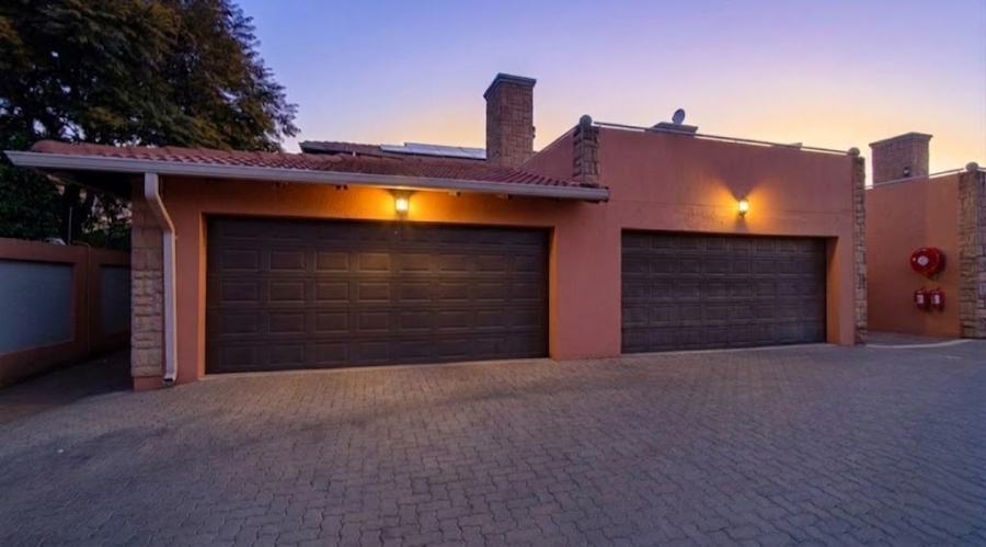3 Bedroom Property for Sale in Glen Marais Gauteng
