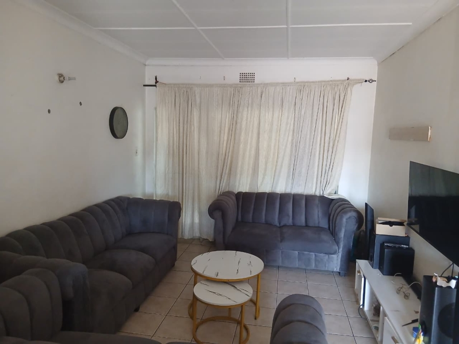 2 Bedroom Property for Sale in Wychwood Gauteng