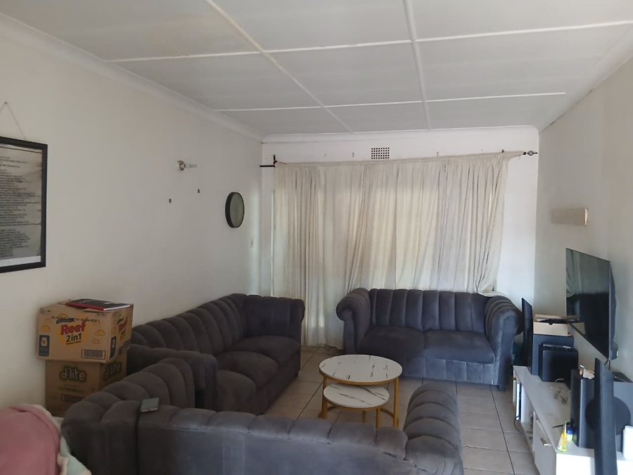 2 Bedroom Property for Sale in Wychwood Gauteng