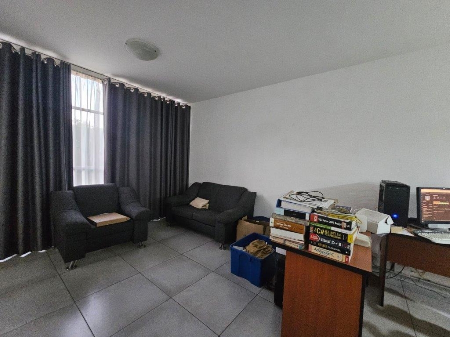To Let 1 Bedroom Property for Rent in Bedfordview Gauteng