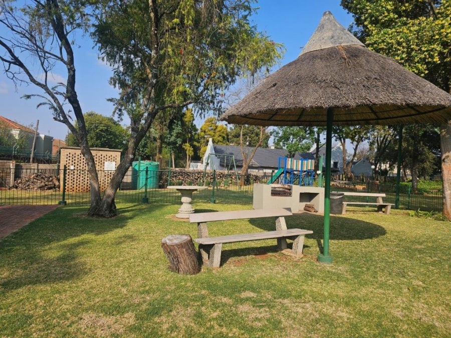 To Let 1 Bedroom Property for Rent in Bedfordview Gauteng