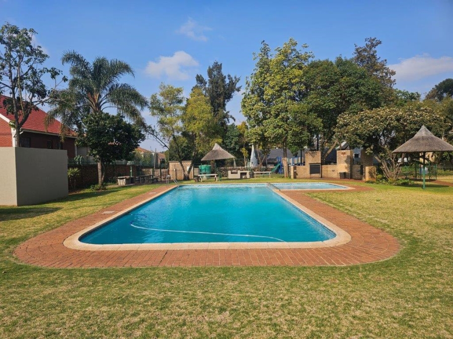 To Let 1 Bedroom Property for Rent in Bedfordview Gauteng
