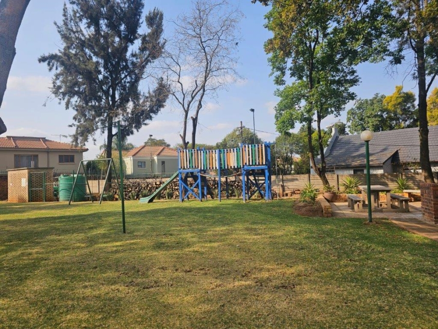 To Let 1 Bedroom Property for Rent in Bedfordview Gauteng