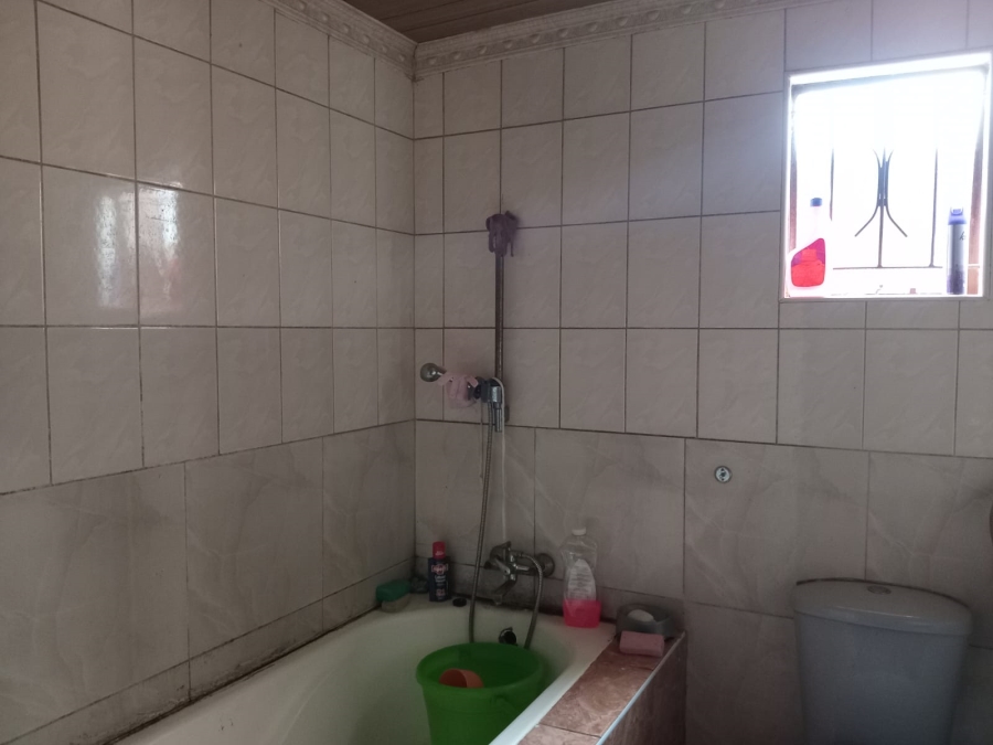 4 Bedroom Property for Sale in Rondebult Gauteng