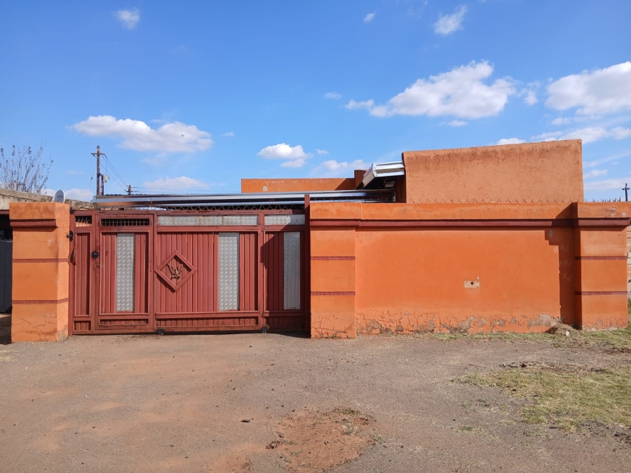 4 Bedroom Property for Sale in Rondebult Gauteng