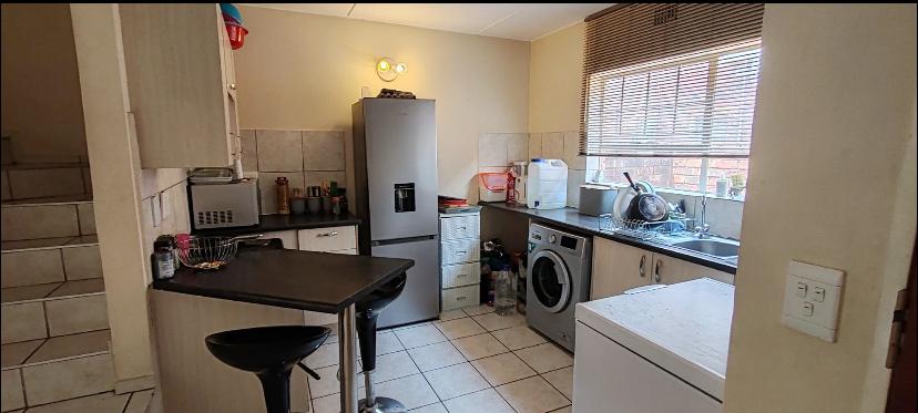 2 Bedroom Property for Sale in Crystal Park Gauteng