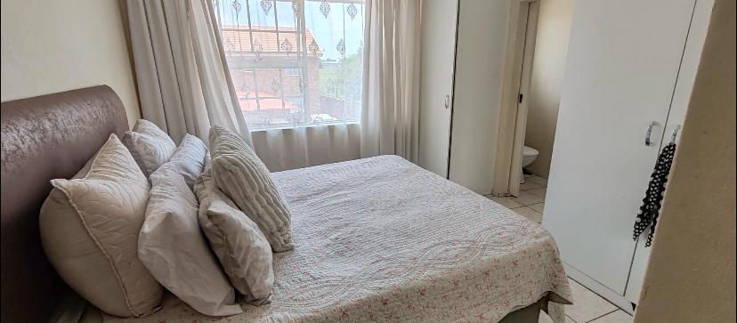 2 Bedroom Property for Sale in Crystal Park Gauteng