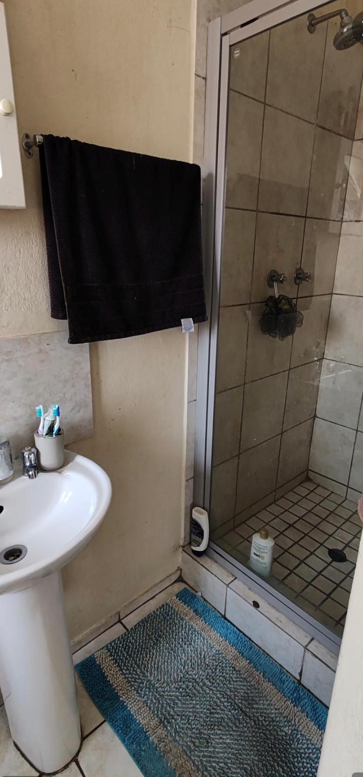 2 Bedroom Property for Sale in Crystal Park Gauteng