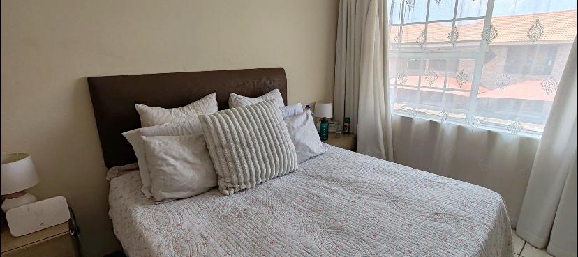 2 Bedroom Property for Sale in Crystal Park Gauteng