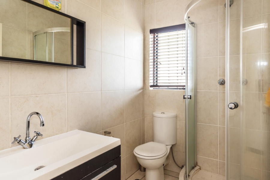 2 Bedroom Property for Sale in Greenstone Hill Gauteng