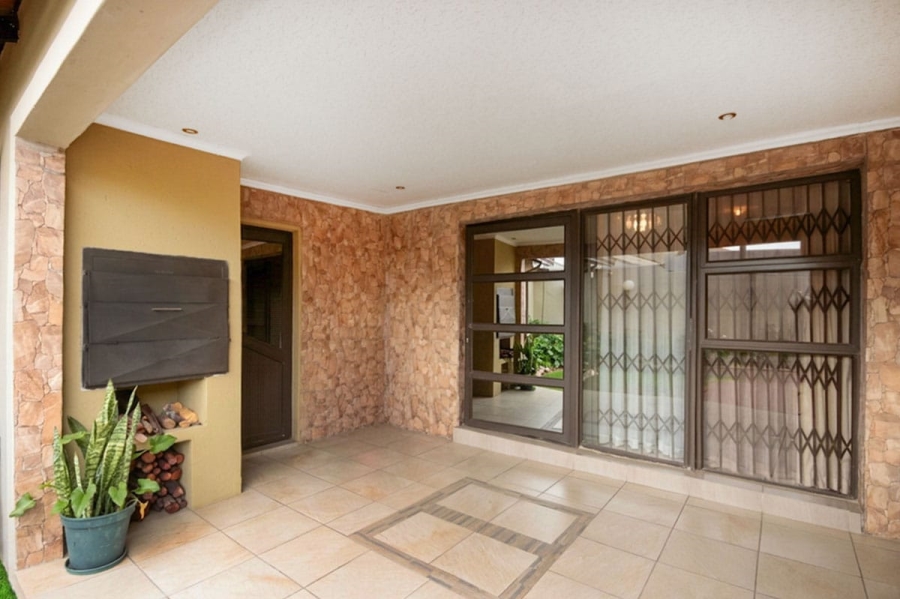 3 Bedroom Property for Sale in Meadowlands East Gauteng