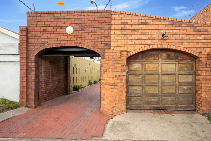 3 Bedroom Property for Sale in Meadowlands East Gauteng