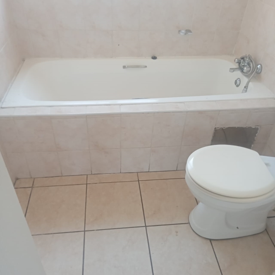 2 Bedroom Property for Sale in Halfway Gardens Gauteng
