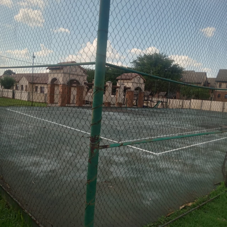 2 Bedroom Property for Sale in Halfway Gardens Gauteng