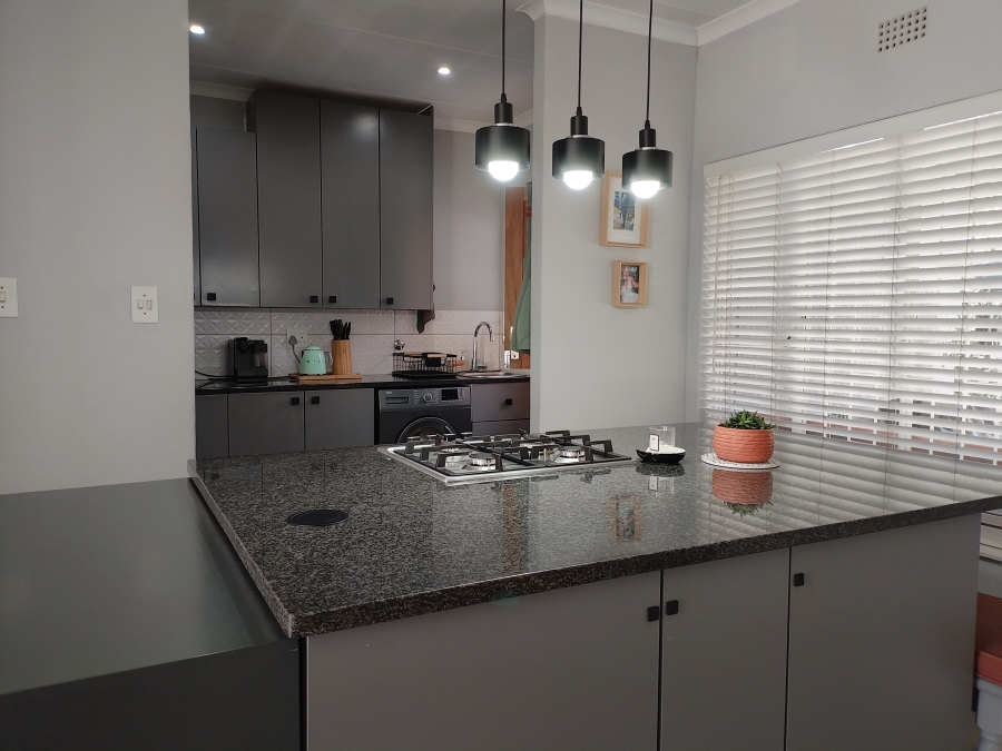 2 Bedroom Property for Sale in Noordwyk Gauteng