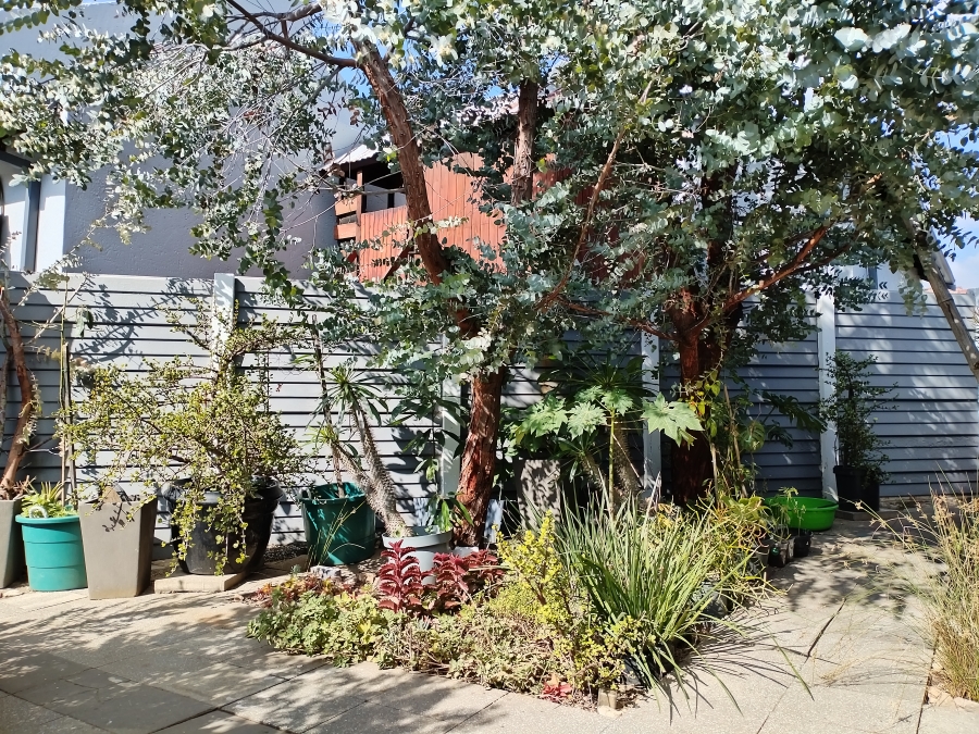 2 Bedroom Property for Sale in Noordwyk Gauteng