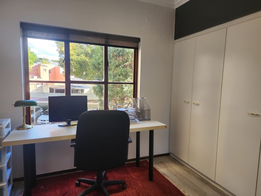 To Let 2 Bedroom Property for Rent in River Club Gauteng