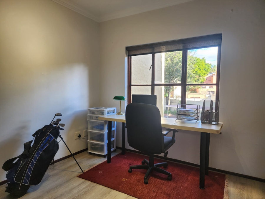 To Let 2 Bedroom Property for Rent in River Club Gauteng